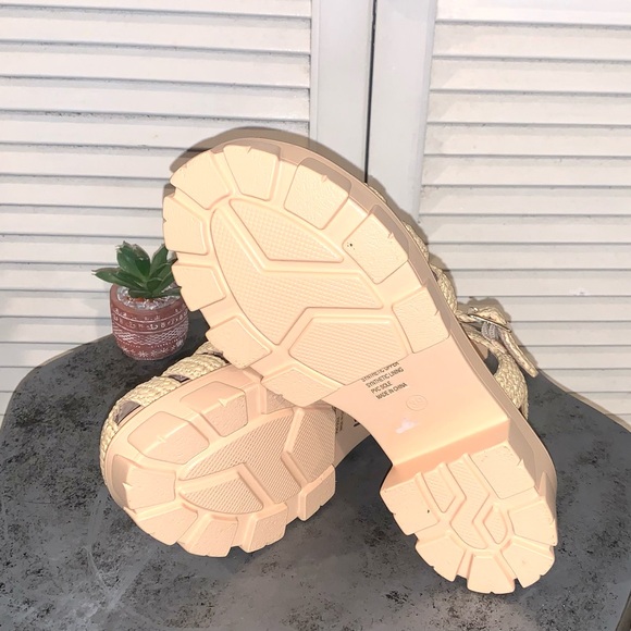 Anthropologie Silent D Freda Fisherman Sandals in Neutral Size 39 8.5 US - Picture 5 of 7